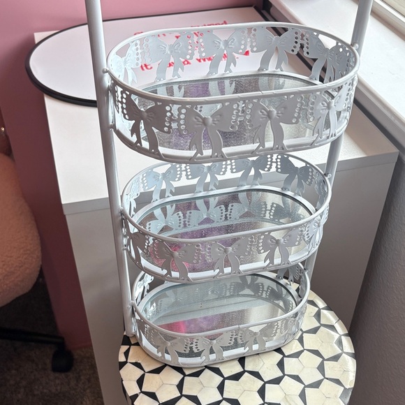 White Three-Tier Metal Organizer - Picture 2 of 3